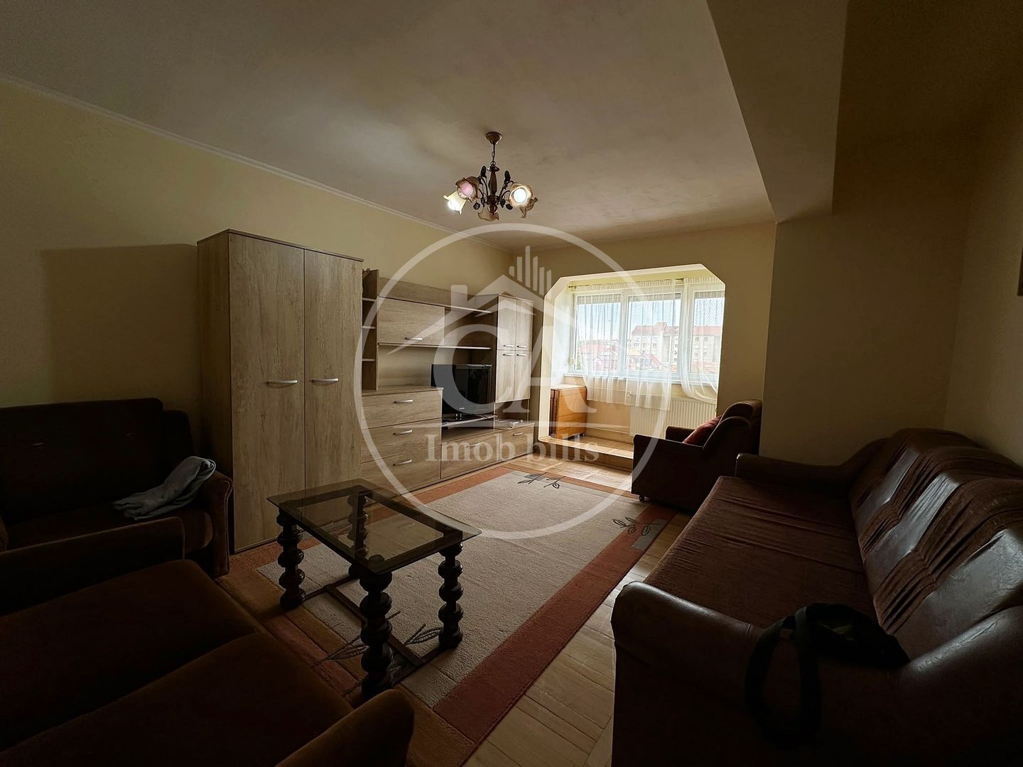 Apartament cu 3 camere de închiriat în zona Rogerius, Oradea. - Poză 2