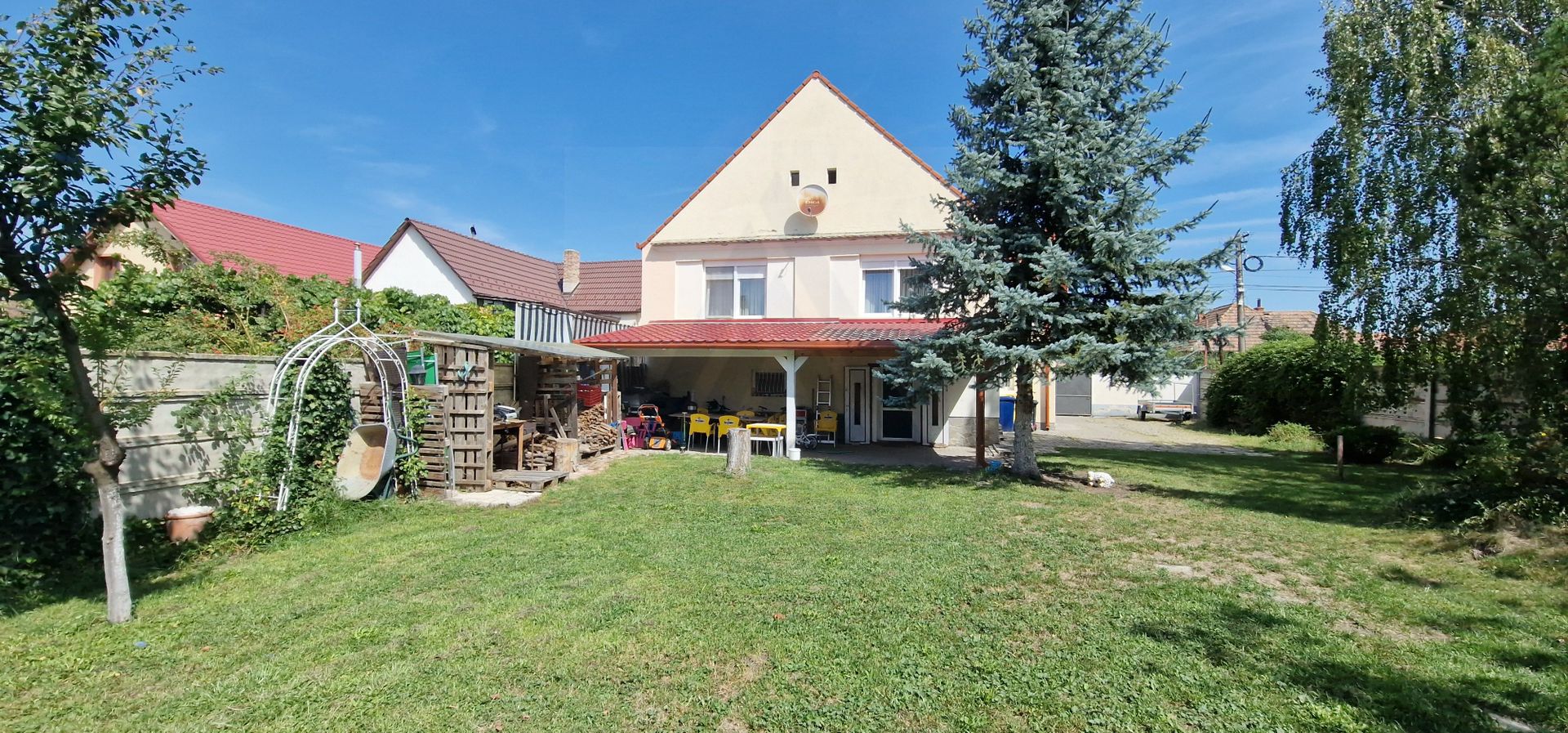 Casa individuala, 195 mp utili+ 500 mp curte, Sura Mica - Poză 1