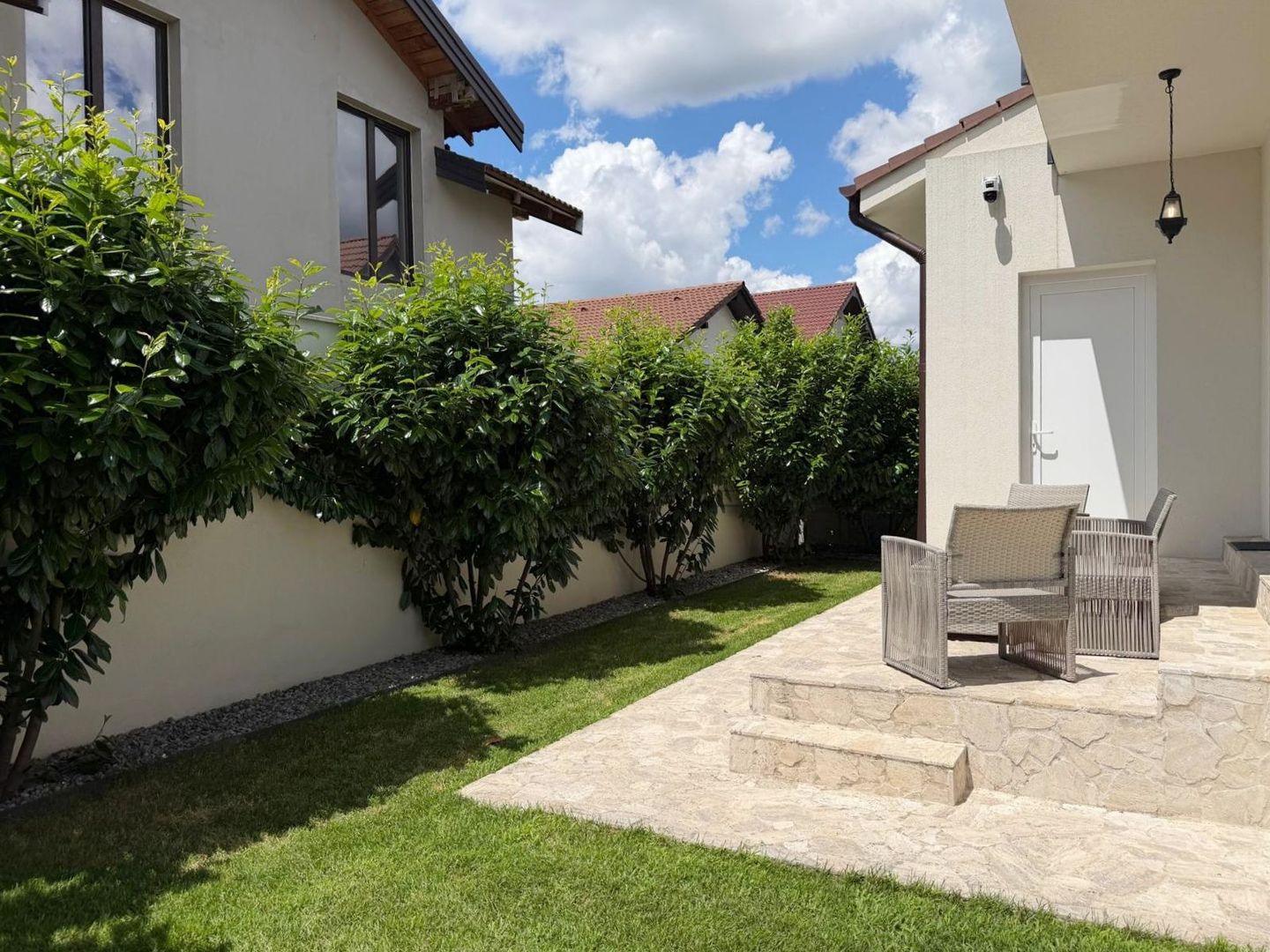 Casa cu 5 camere in Cartierul Tineretului | Prima inchirere - Poză 16