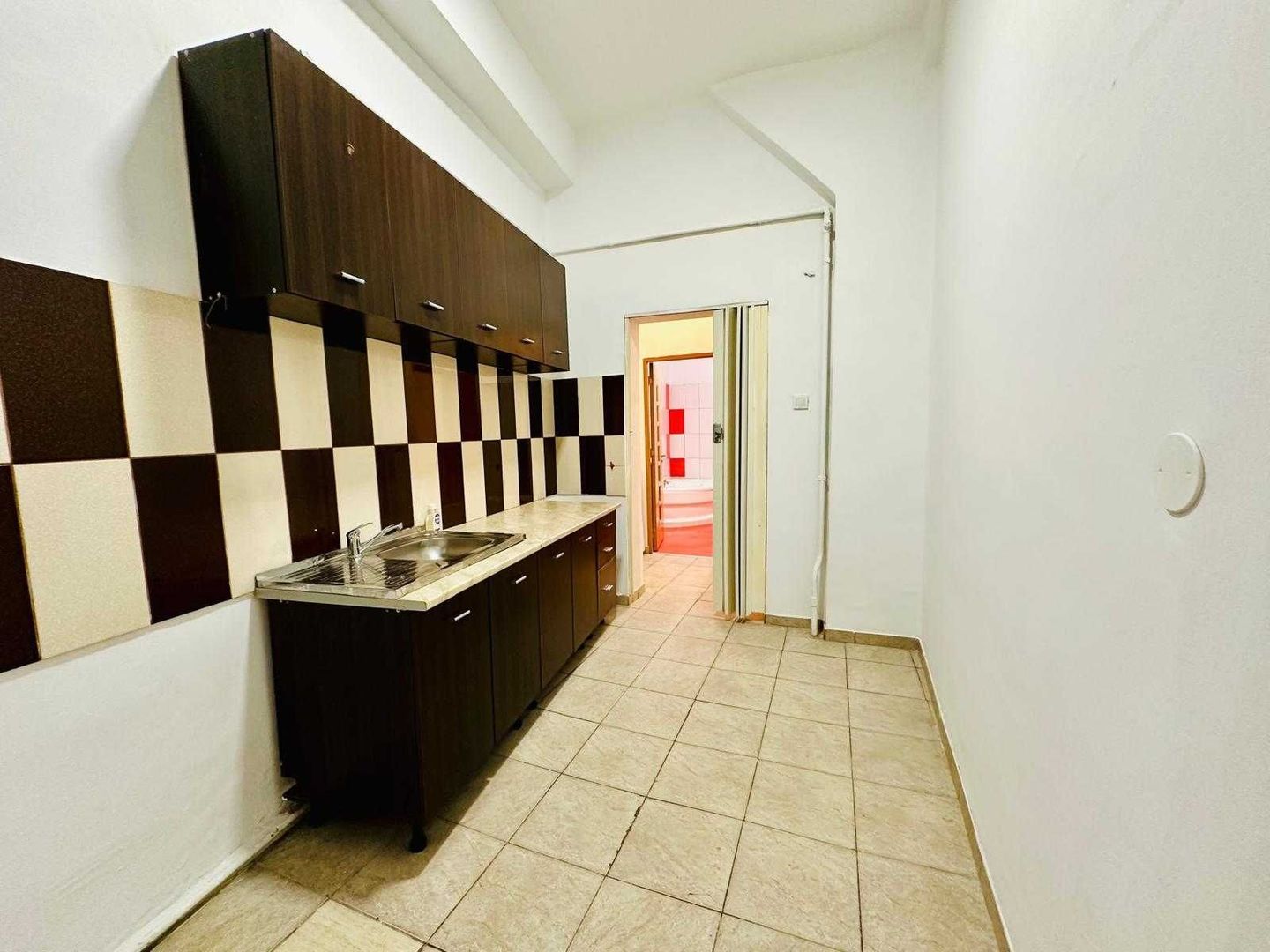 PIATA ROMANA, Proprietar , apartament 3 camere in vila - Poză 5