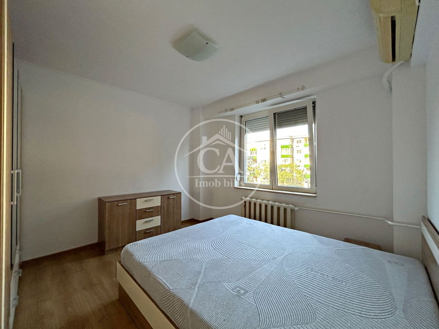 Apartament cu 3 camere de inchiriat in zona Piata Decebal, Oradea - Poză 1