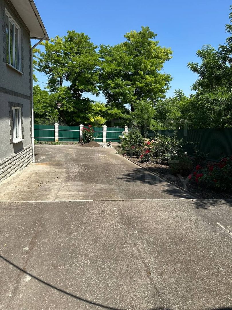 Vânzare 2 case pe un teritoriu, situată pe satul. Marandeni. - Poză 26