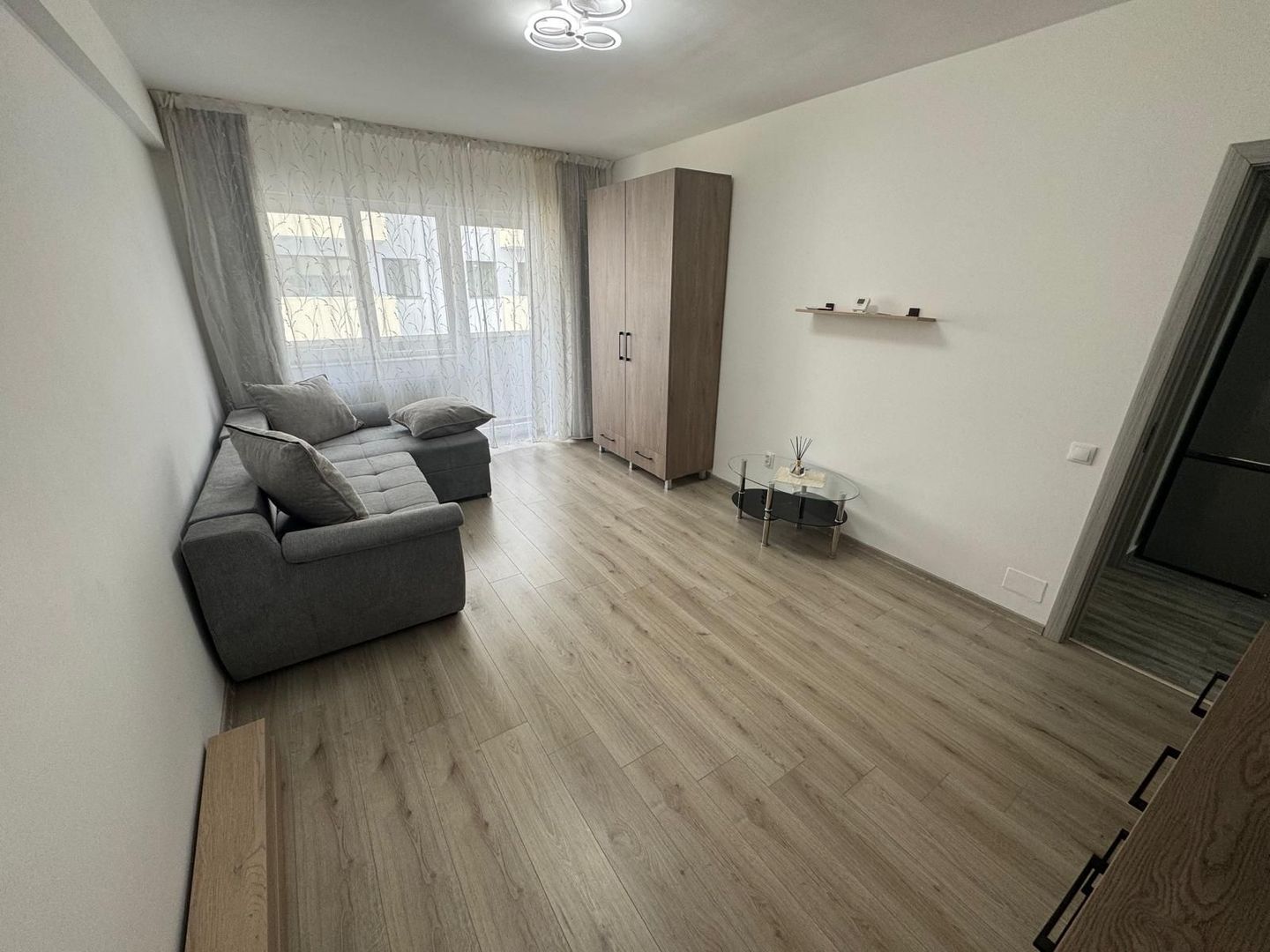 Apartament cu o cameră | Etaj 1 | Parcare subterana - Poză 2