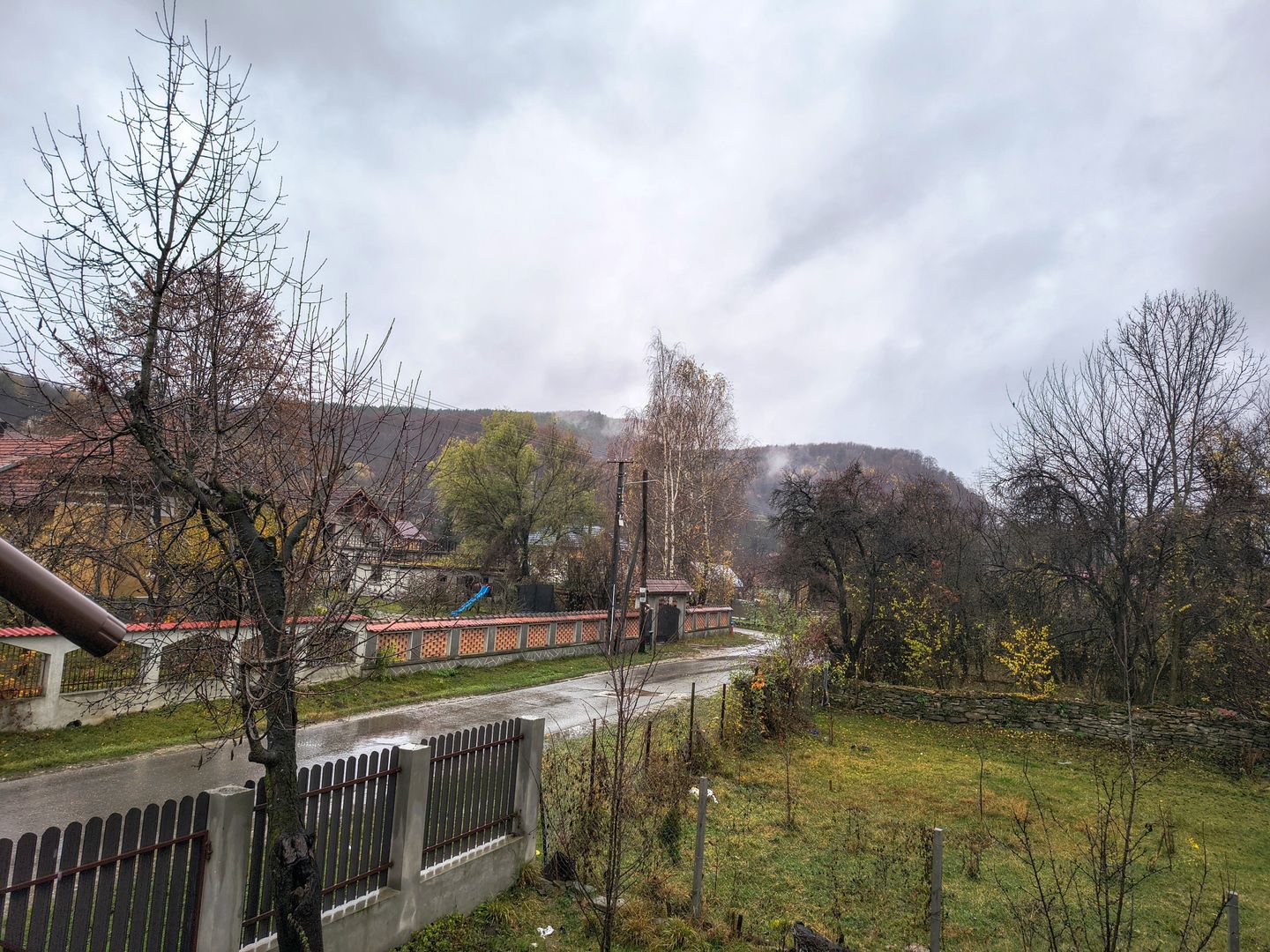 Casa de vânzare în Malu cu Flori- liniște, natura și aer curat! - Poză 14