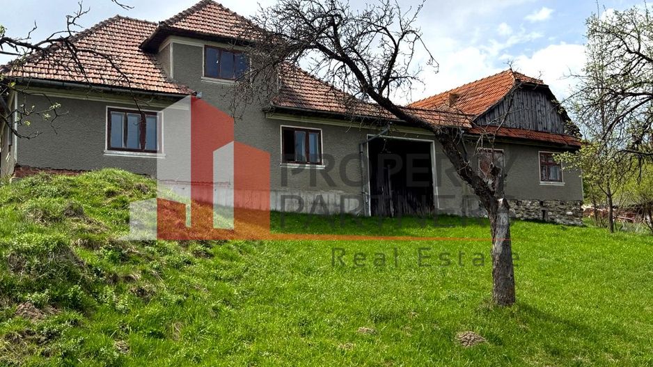 Casă tradițională sat Poarta, comuna Bran teren 1000 mp - Poză 4