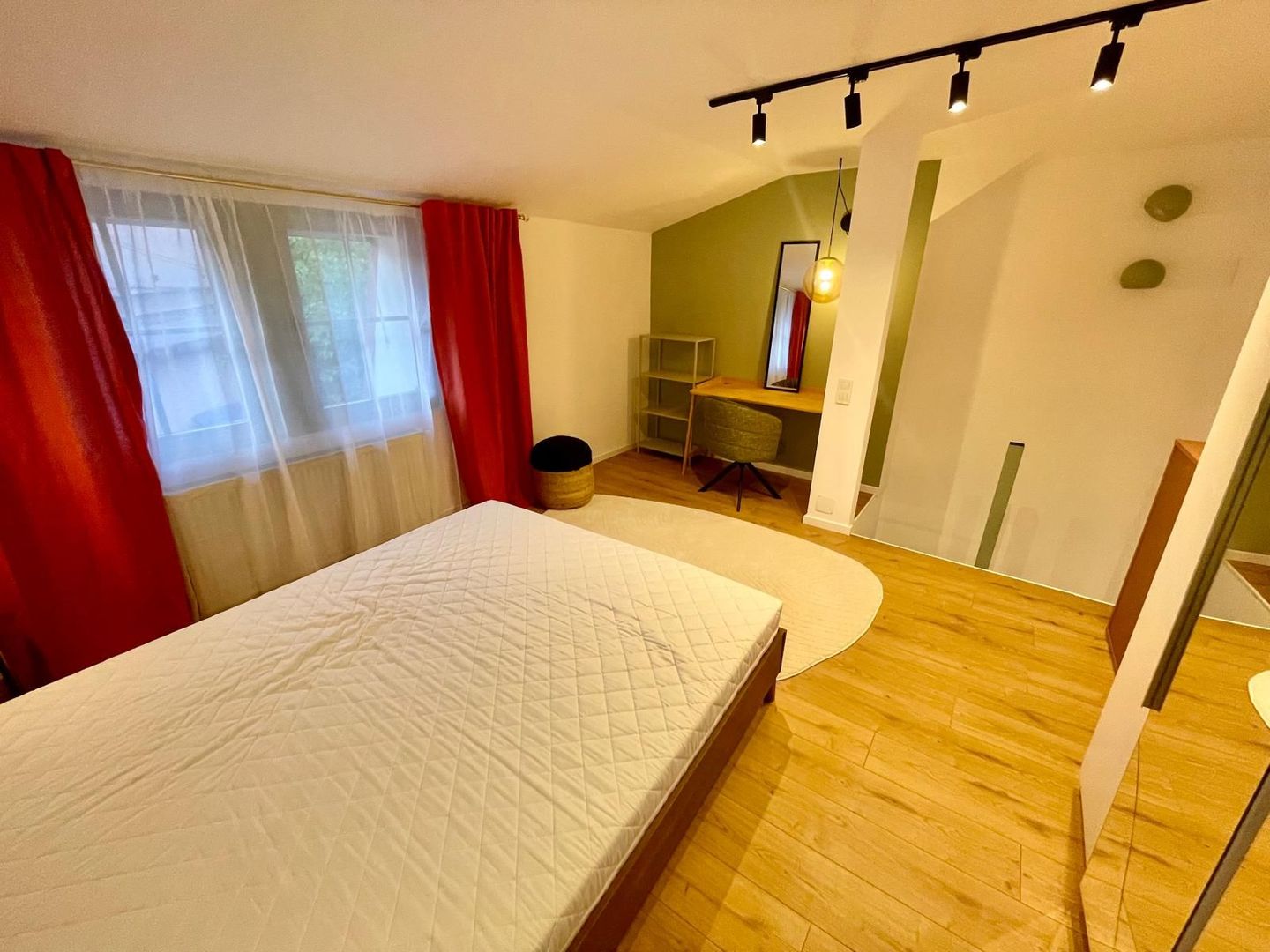 Apartament 3 camere,1 parcare privată,aproape de UMF - Poză 7