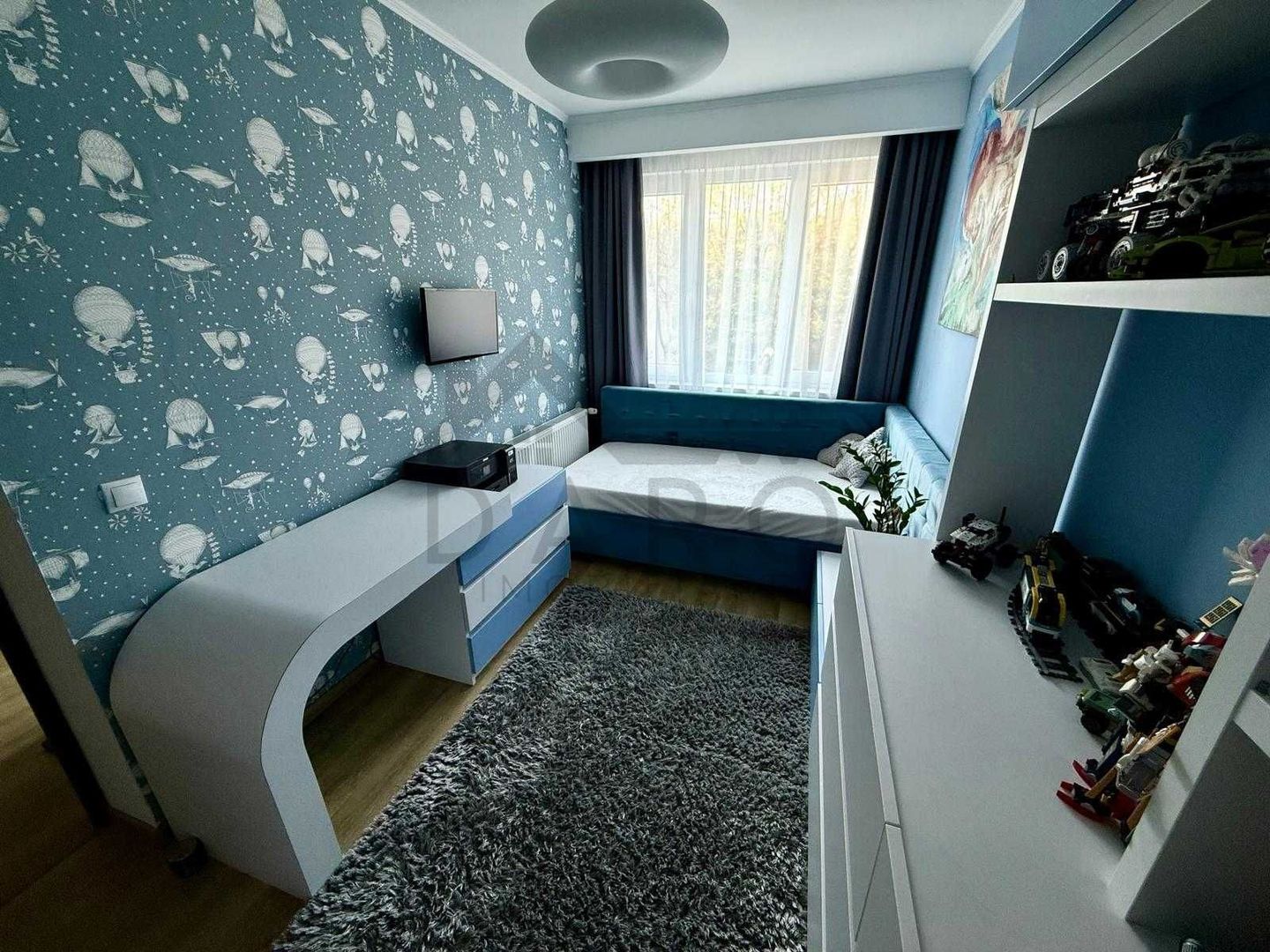 Apartament cu 2 camere, decomandat, etajul 3, complet renovat, ideal pentru locuit sau investiție, situat in cartierul Tudor, str Moldovei. - Poză 3