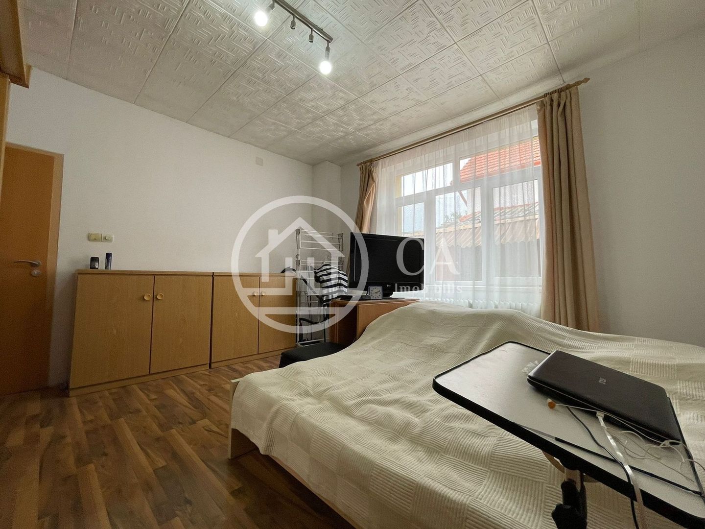 Casă de vânzare cu 3 camere si o anexa in zona Cantemir, Oeadea. - Poză 9