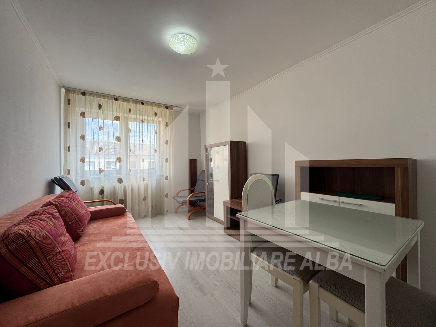 Apartament cu 2 camere de inchiriat, Cetate - Poză 1