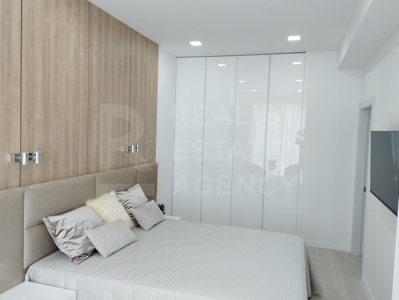 Chirie, apartament, 2 camere, strada Tricolorului, Centru - Poză 3