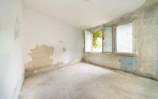 Triaj-Coresi-3 camere+2 bai-70 mp utili NERENOVAT - Poză 9