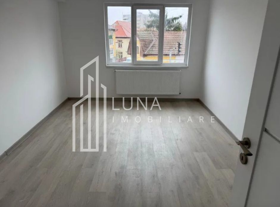 Apartament 2 camere, complet renovat – zonă centrală - Poză 1