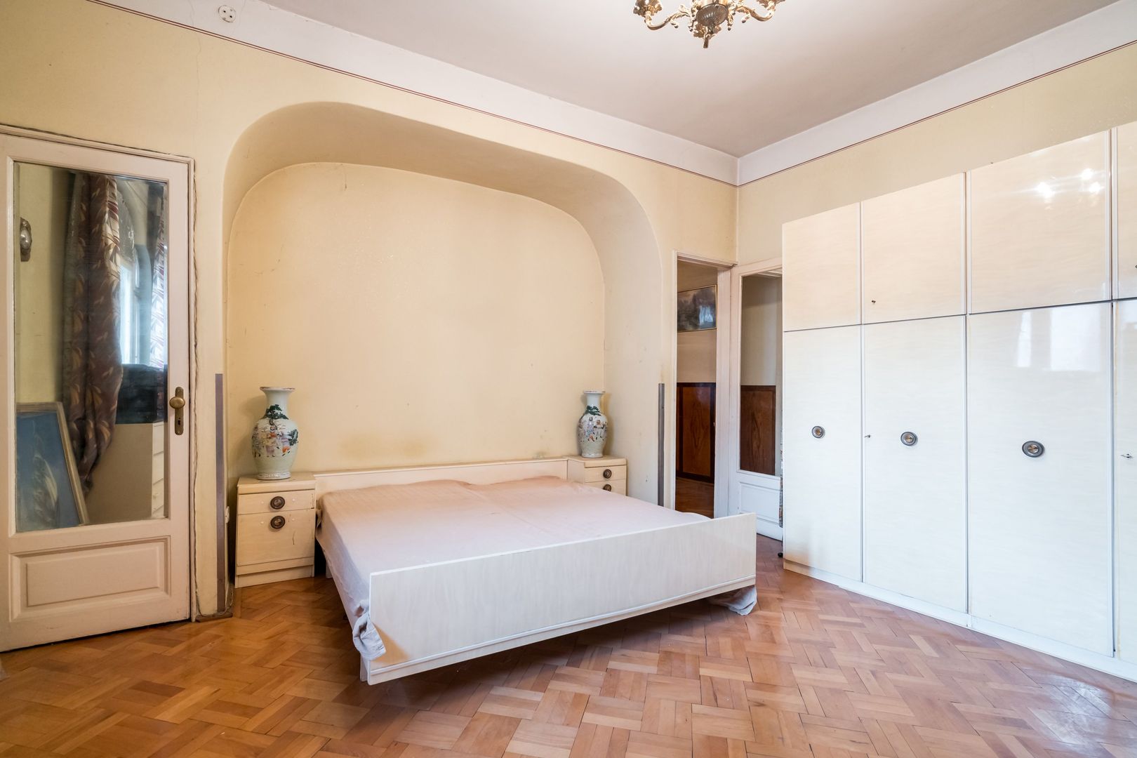 COMISION 0% - Vila interbelica, curte libera 362mp Cismigiu - Piata Victoriei - Poză 2