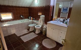 Casa moderna 8 camere pretabil locuinta sau investitie in Selimbar - Poză 11