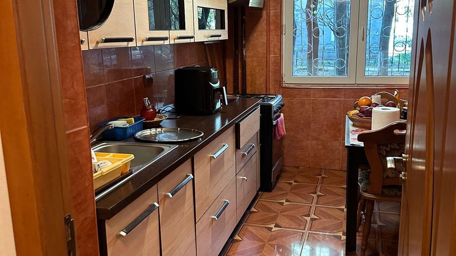 Apartament 3 camere, Decomandat. Bld. Al. Obregia, zona Vatra Dornei. - Poză 8