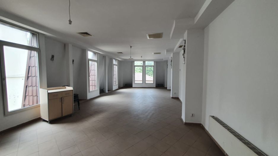 Vila multifunctionala ultracentrala 21 de camere - Poză 3