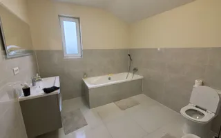 Casă nouă de închiriat în Dezmir – 4 dormitoare, 3 băi - Poză 13