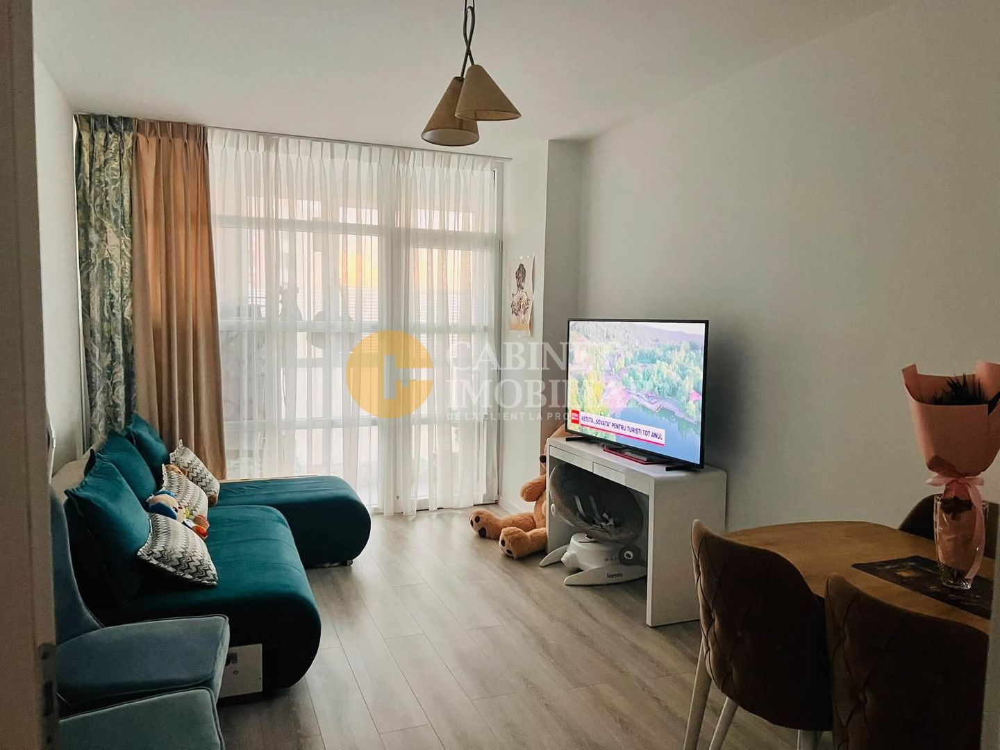 2 camere decomandat - 61mp - mobilat&utilat - ETAJ intermediar - zona Visoianu - Poză 1
