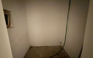 Casa înșiruită cu 4 camere | Parcare | Zona străzii A. Iancu Floresti - Poză 11