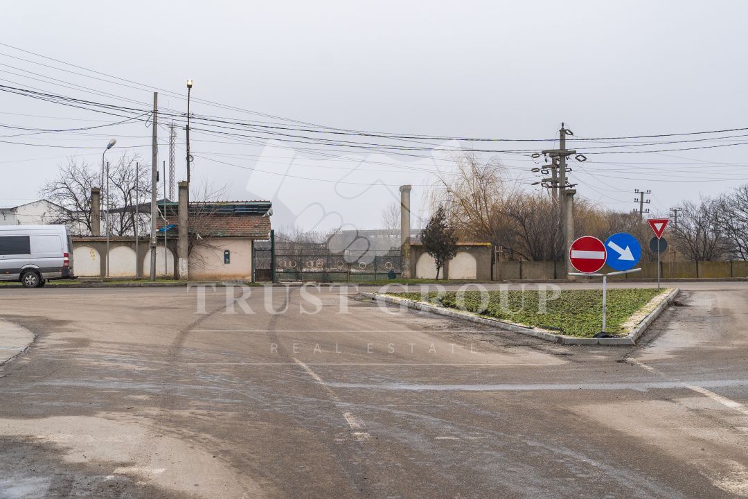 Sediu administrativ + Teren Caracal - Poză 7