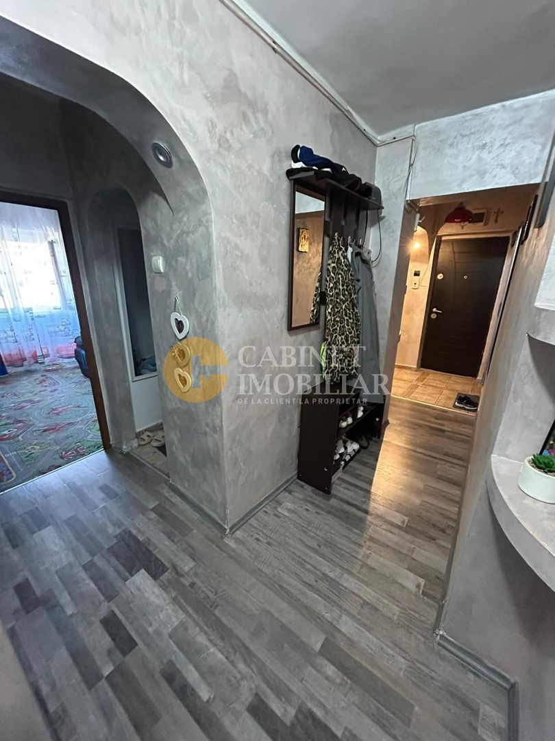 3 CAMERE DECOMANDAT--2 BAI--ETAJ INTERMEDIAR--RENOVAT--MOBILAT+UTILAT - Poză 8