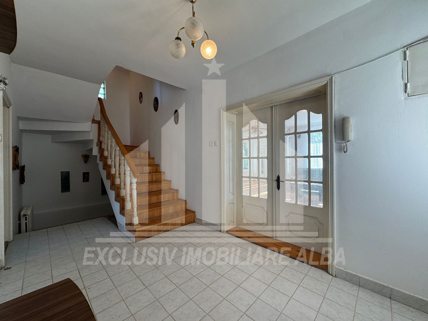 Casa individuala | Pensiune | 320 mp | 750 mp teren | Cetate - Poză 3