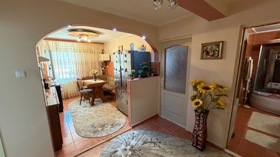 Apartament 2 camere, decomandat  - Cugir - Poză 9