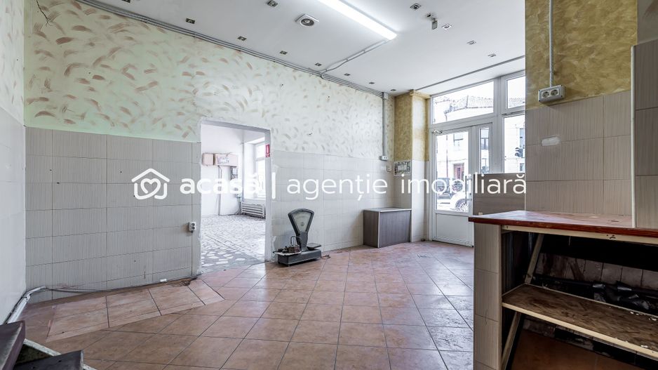 Spatiu comercial ,cu vitrina de  in zona Boul Rosu. - Poză 4