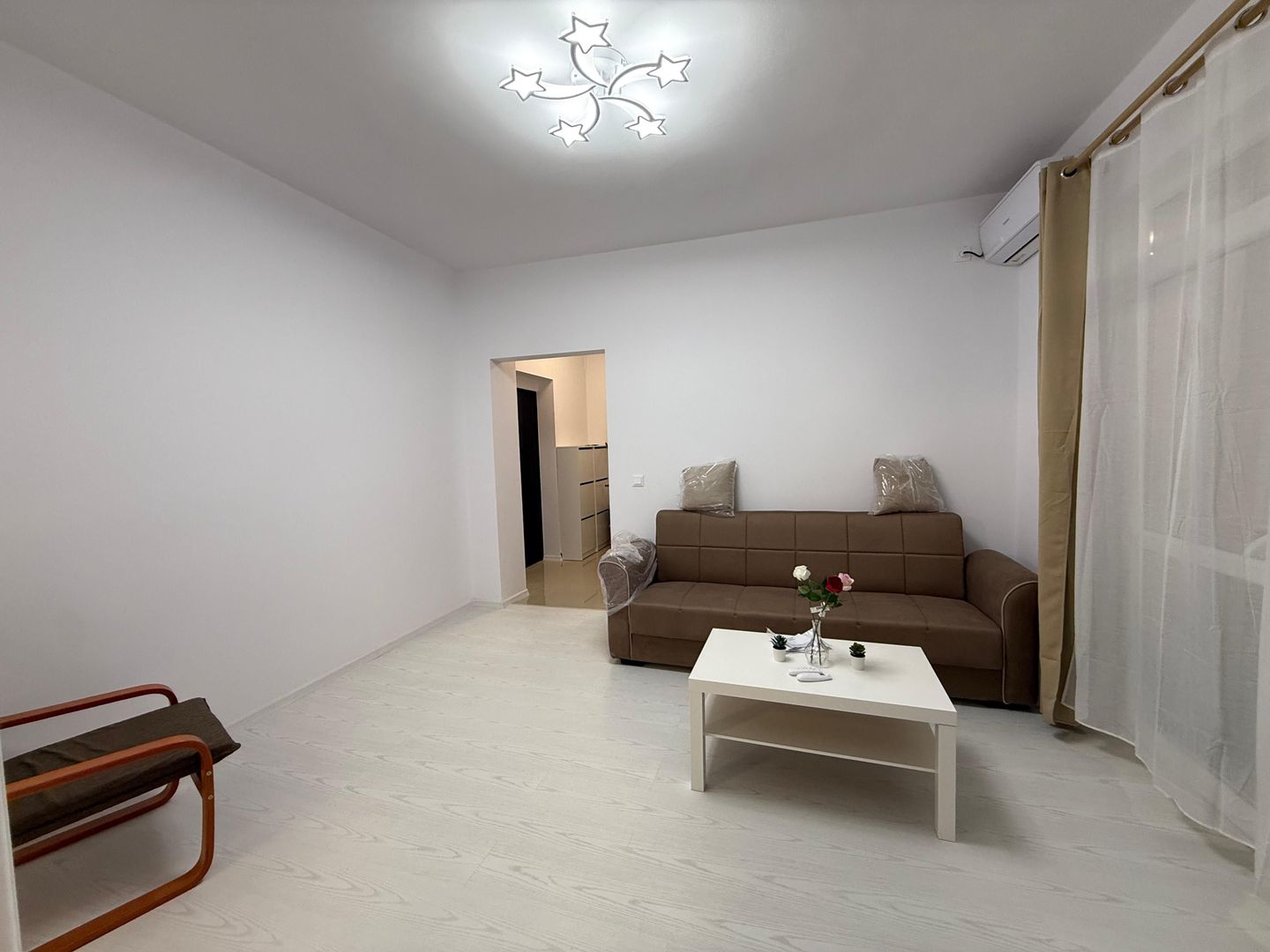 Apartament 2 camere renovat la 2 minute de Metrou Gara de Nord - Poză 1