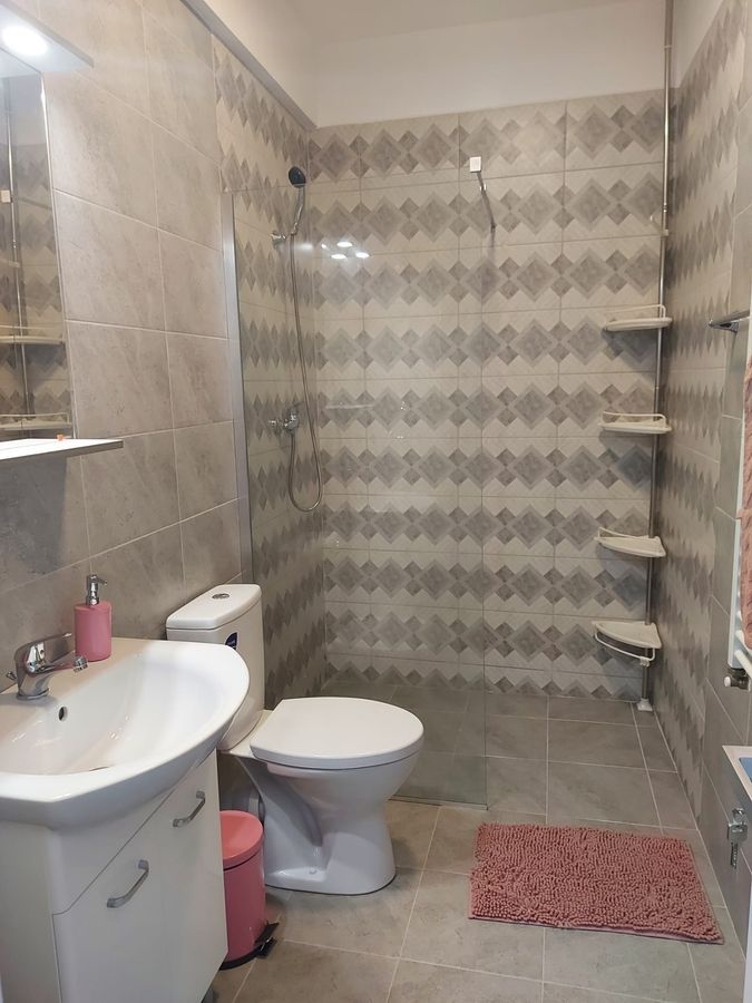 Închiriez garsonieră spațioasă,Vitan, metrou aproape, centrală proprie - Poză 8