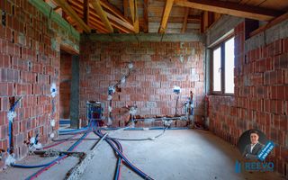 Vilă spațioasă cu vedere la pădure, la doar 15 minute de Bacău! - Poză 25