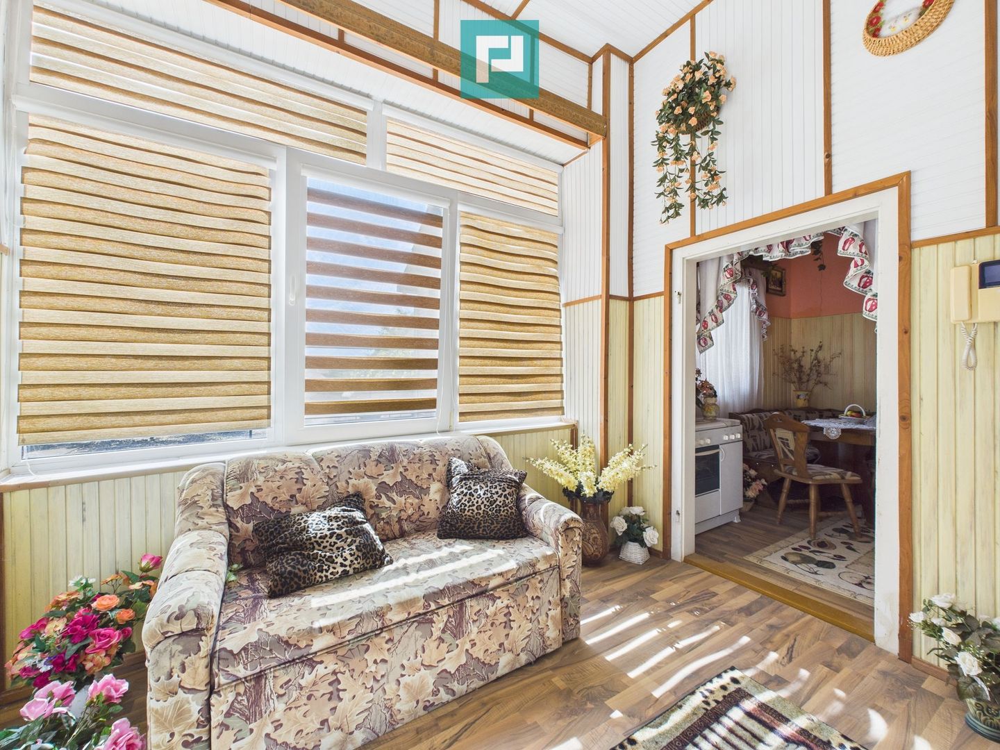 Casă cu 6 camere în Sânicolau Mare Timiș - Poză 15