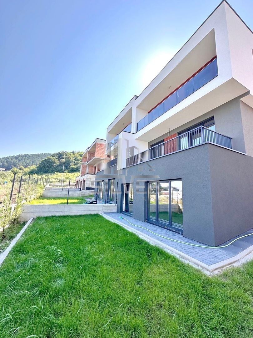 Casa tip Duplex cu demisol si terasa/CF. - Poză 2