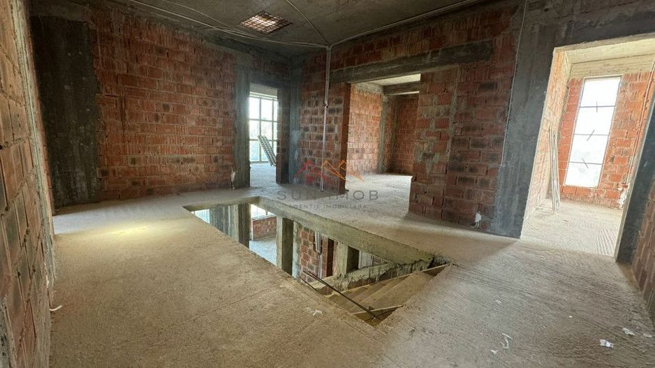 Vila deosebita, D+P+E+M, nefinalizata, 10 camere,2838m2, negociabil - Poză 22