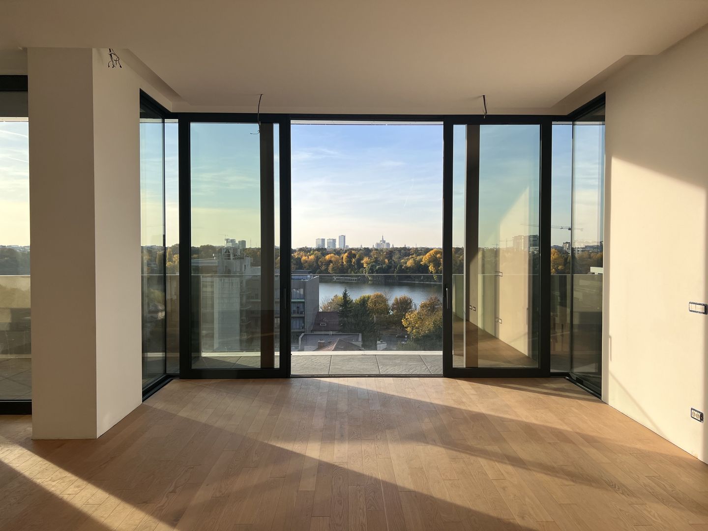 Apartament spectaculos 3 camere | Vedere Parcul Verdi și Lacul Floreasca - Poză 4