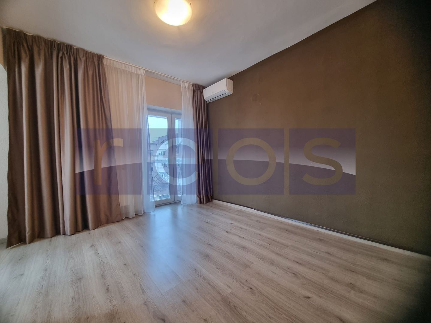 VANZARE- 6 CAMERE-PENTHOUSE -UNIRII -et 8-9 - Poză 3