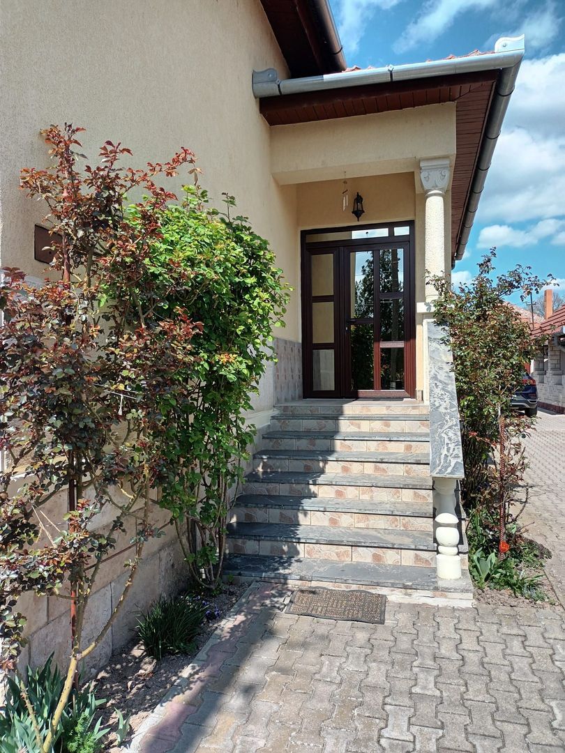 Casa de vanzare in localitatea Balc - Poză 1