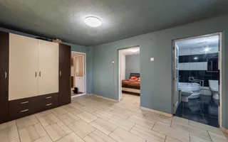 Casă renovată 2022, 3 camere, 1034 mp teren, încălzire în pardoseală  - Poză 14