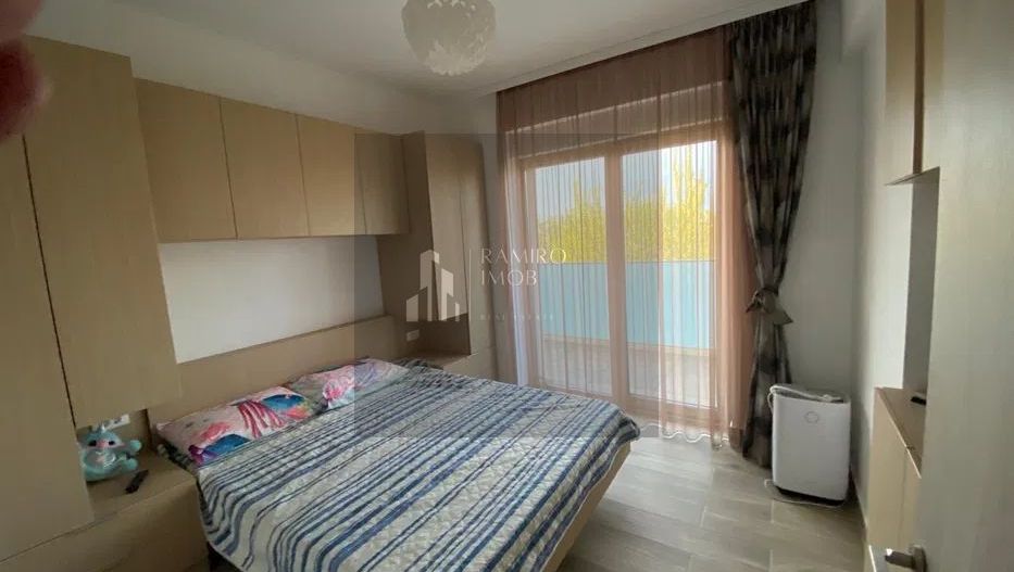 Apartament  3 camere decomandat 91 mp/Mamaia Nord/ Vedere la mare - Poză 1