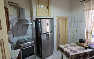 Vila P+1 Piața Muncii , strada Orzari, apartament cu 3 camere la Parer - Poză 13