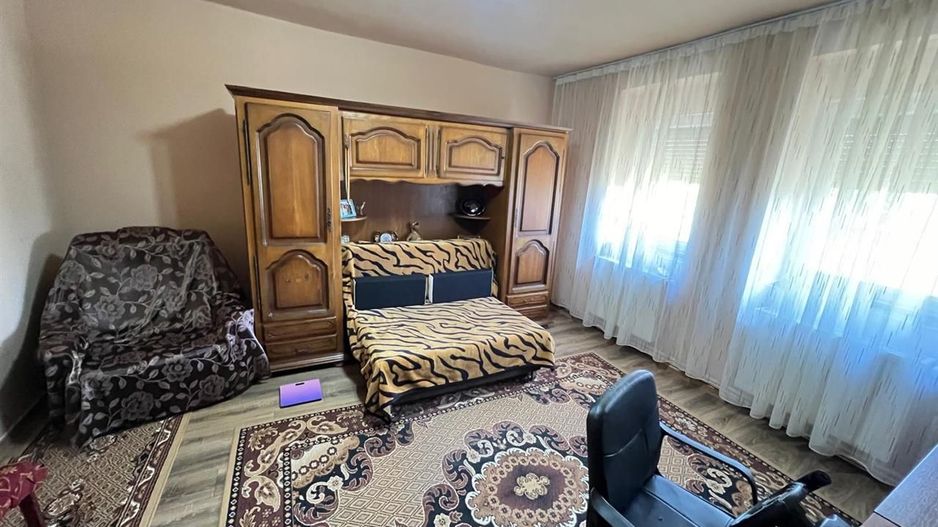 casa individuala Varias apa centrala pe gaz canalizare 1500mp - Poză 13