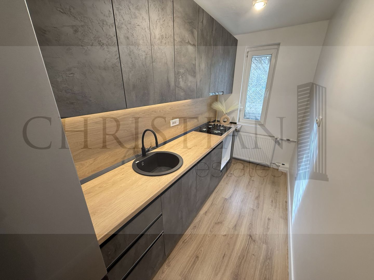 Garsoniera Renovata - Decomandata - Gorjului - Metrou 10 minute - Poză 1