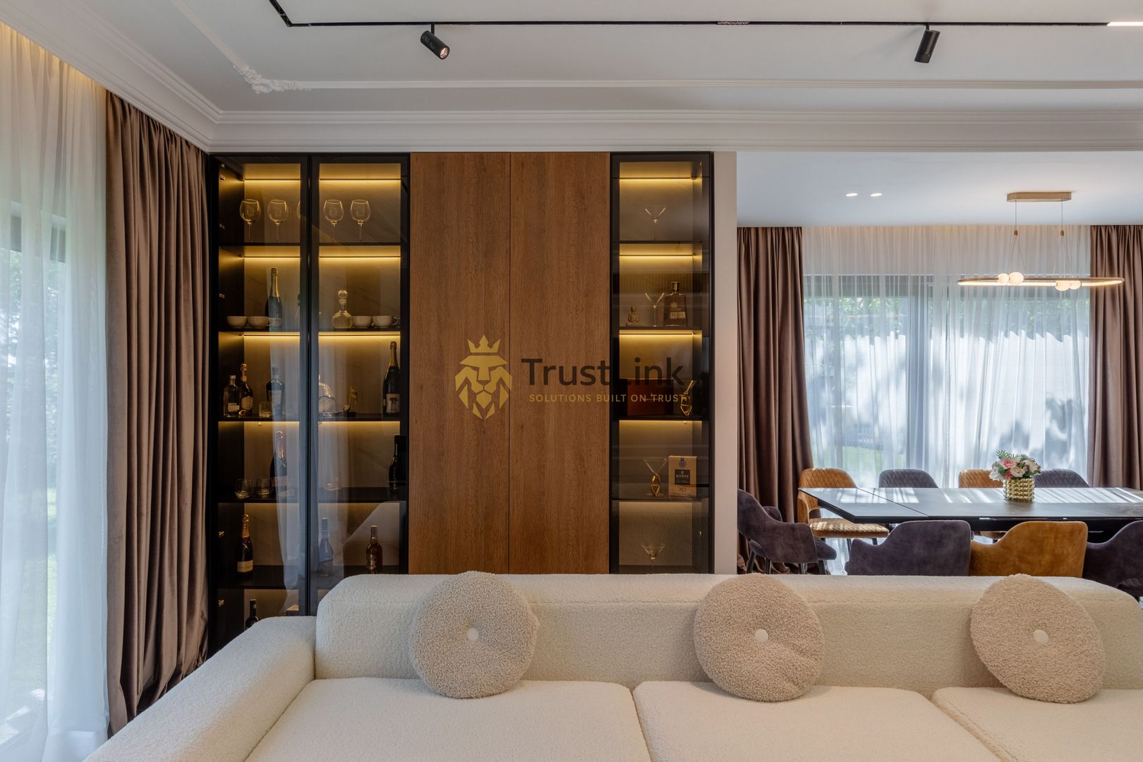 Casă premium teren 3.000 mp, livadă și zonă BBQ – Frumusani - Poză 1