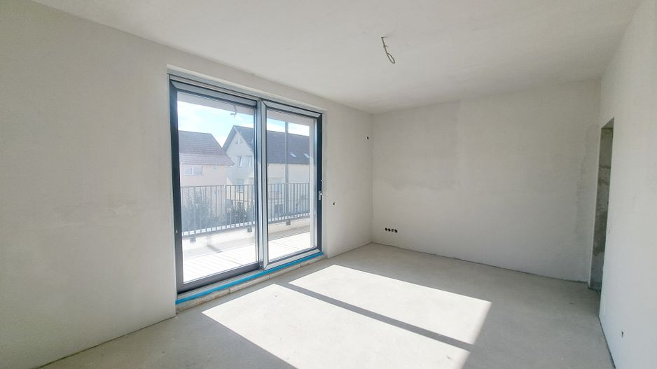 Penthouse 150 mp utili+ terase 200 mp+ 2 parcari subterane +curte 120 mp - Poză 4