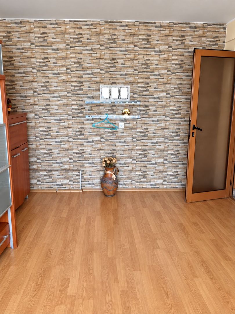 APARTAMENT 3 CAMERE DECOMANDAT – MAZEPA 2 – ETAJ INTERMEDIAR - Poză 2