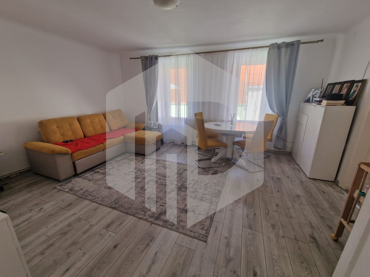 Apartament 3 camere et 1 zona Centrala - Poză 4