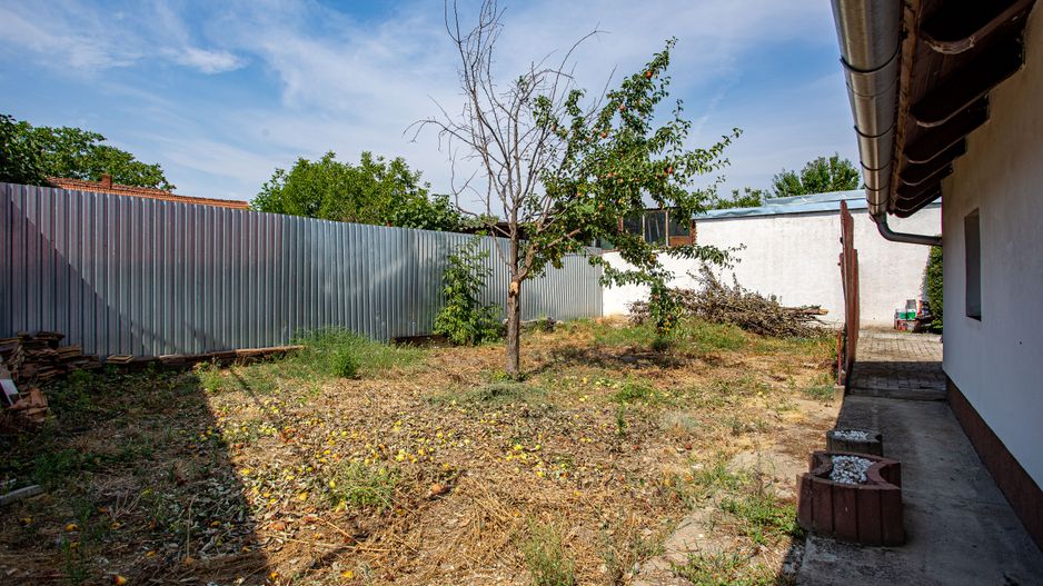 Casă cu 2 camere, renovată, în Bujac - Poză 9