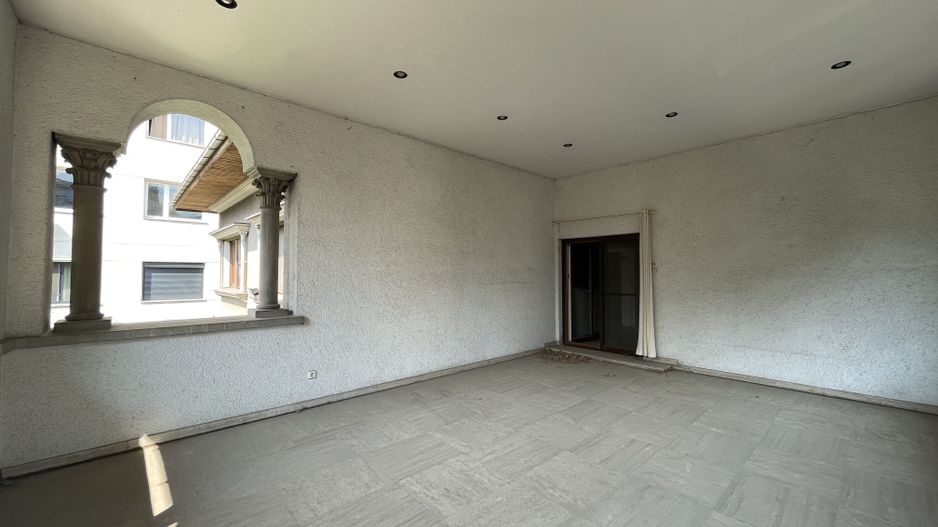 Apartament cu 4 camere de vânzare în zona Primaverii - Poză 5