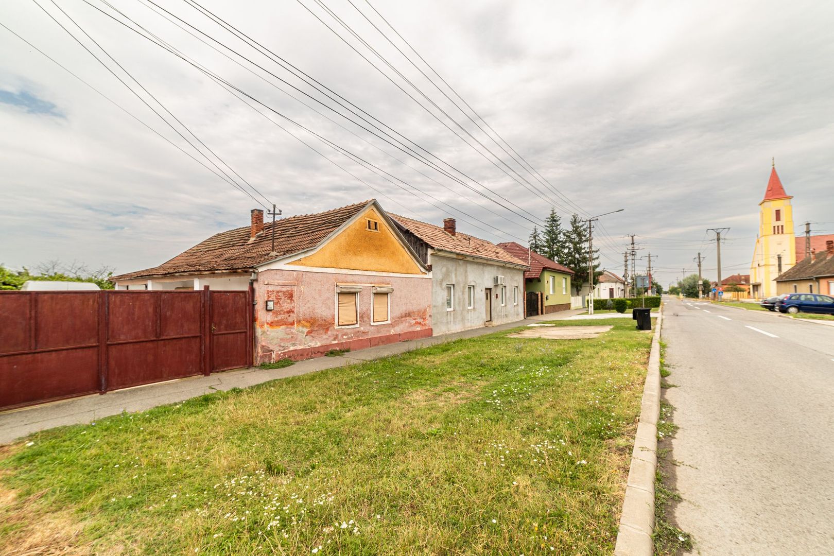 VANDUT! Teren cu casă din văiugă - Sannicolau Mic - Poză 2