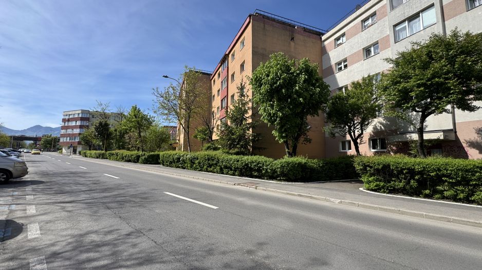 Apartament decomandat cu 3 camere in Florilor, strada Crinului - Poză 25